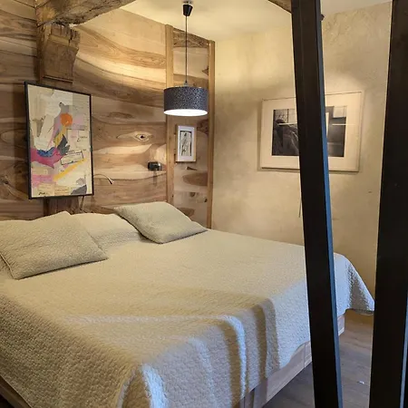 Prieure Restaure Avec Jardin, Charme Ancien Et Commodites Modernes, Pres De L'eglise A - Fr-1-653-145 * Beaulieu-sur-Sonnette