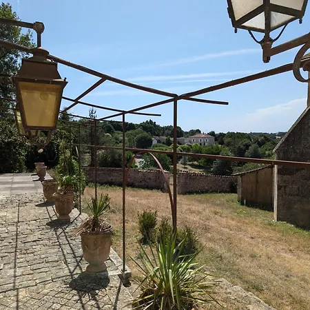 Prieure Restaure Avec Jardin, Charme Ancien Et Commodites Modernes, Pres De L'eglise A - Fr-1-653-145 Landhuis Beaulieu-sur-Sonnette