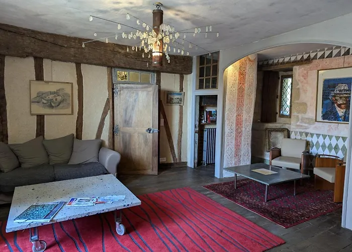 Prieure Restaure Avec Jardin, Charme Ancien Et Commodites Modernes, Pres De L'eglise A - Fr-1-653-145