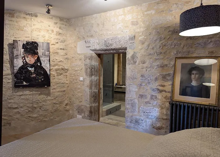 Prieure Restaure Avec Jardin, Charme Ancien Et Commodites Modernes, Pres De L'eglise A - Fr-1-653-145 Ferienhaus *