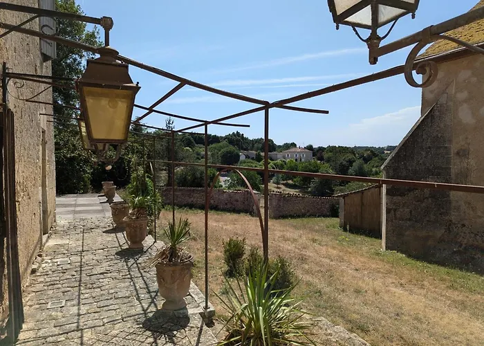 Prieure Restaure Avec Jardin, Charme Ancien Et Commodites Modernes, Pres De L'eglise A - Fr-1-653-145 Ferienhaus Beaulieu-sur-Sonnette