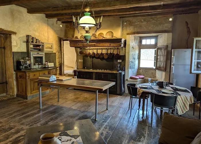 Prieure Restaure Avec Jardin, Charme Ancien Et Commodites Modernes, Pres De L'eglise A - Fr-1-653-145 Ferienhaus